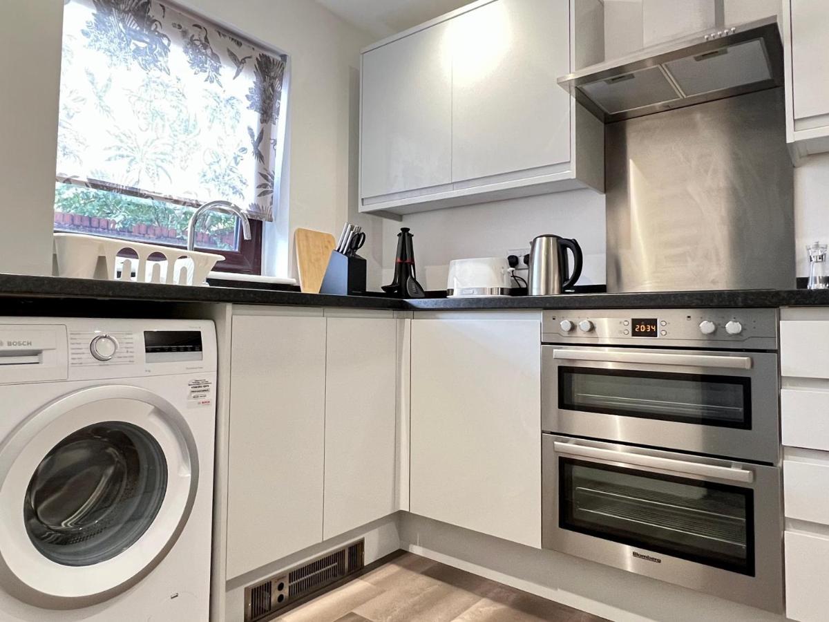 Modern 2 Bed Townhouse Just Outside City Walls With Free Private Parking يورك المظهر الخارجي الصورة